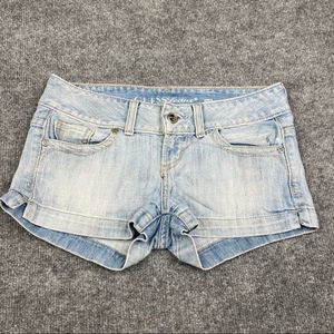 Guess light wash stretch jean shorts size 26